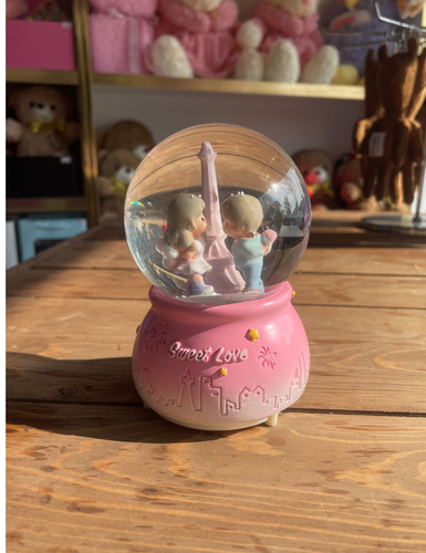 گوی موزیکال چراغدار طرح دختر و پسر سایز متوسط