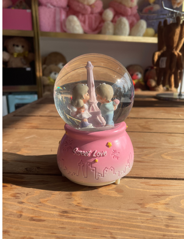 گوی موزیکال چراغدار طرح دختر و پسر سایز متوسط