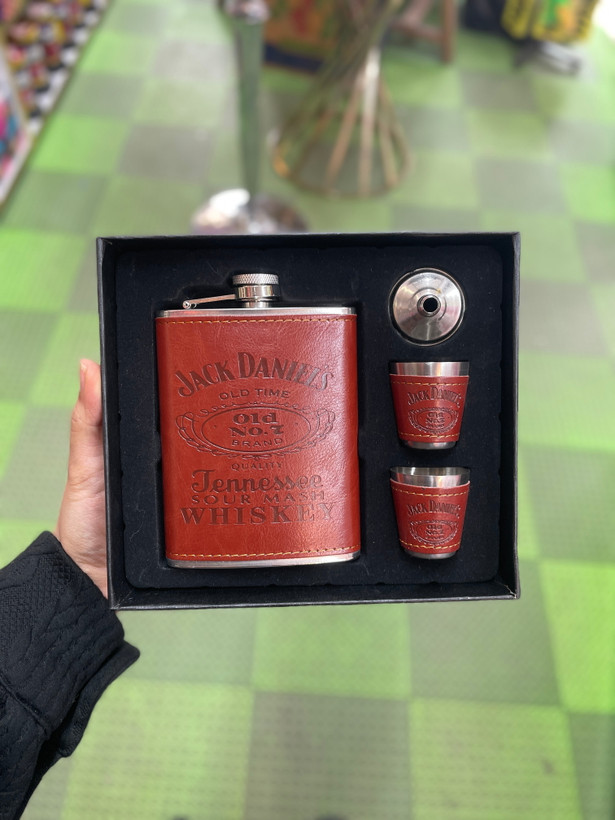 ست قمقمه جیبی استیل بدنه چرمی 2 شات