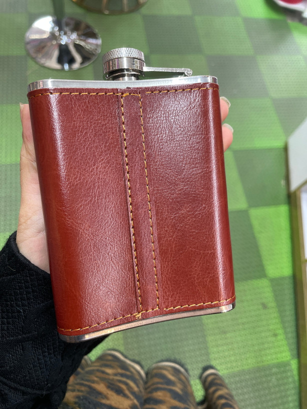 ست قمقمه جیبی استیل بدنه چرمی 2 شات