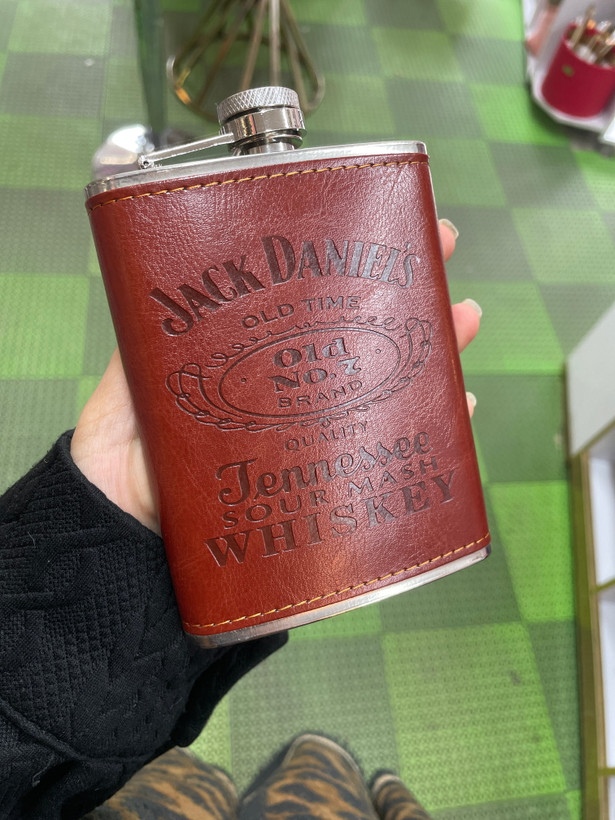 ست قمقمه جیبی استیل بدنه چرمی 2 شات