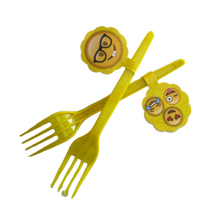 بهترین قیمت و خرید پکیج تولد تم ایموجی 10 نفره | فروشگاه سورلند